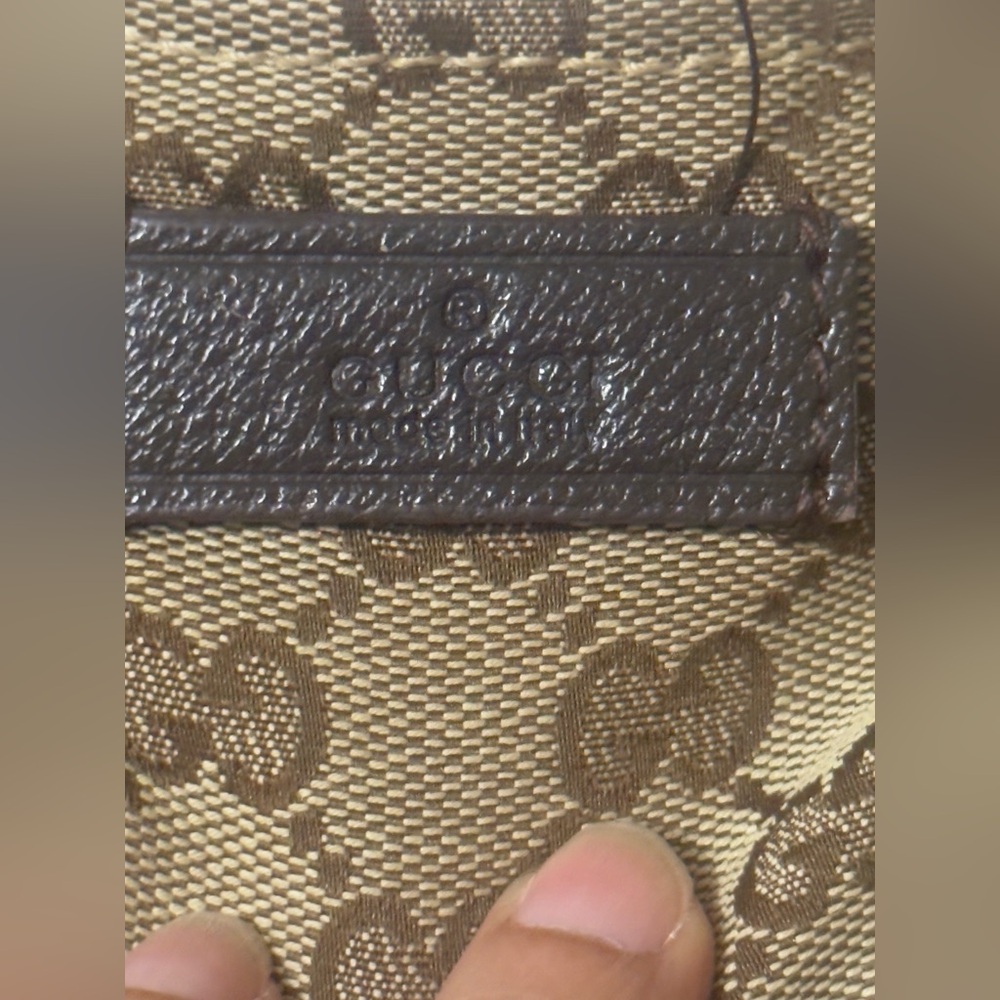 Gucci Tan and Green Messenger Bag with Signature Monogram - Picture 7 of 17